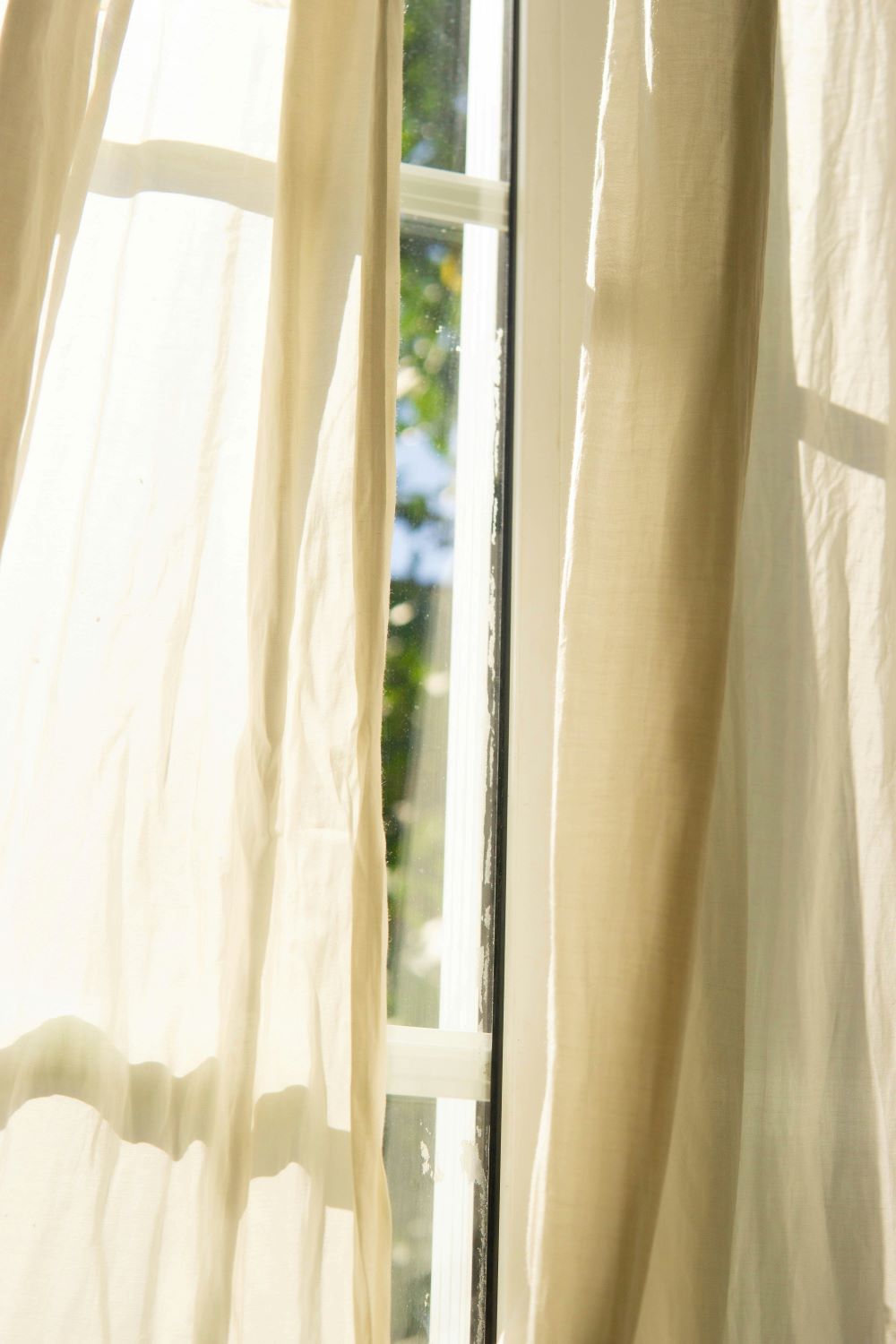 Are there air-purifying window curtains?